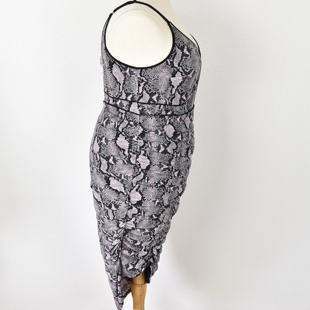 Torrid Mauve Pink Snakeskin Print Studio Knit Ruched Bodycon Dress NEW - 2 - Picture 7 of 10